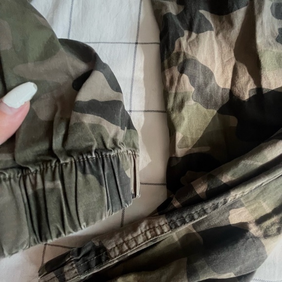 GARAGE Camouflage Cargo  Pants Size XS - Picture 3 of 4